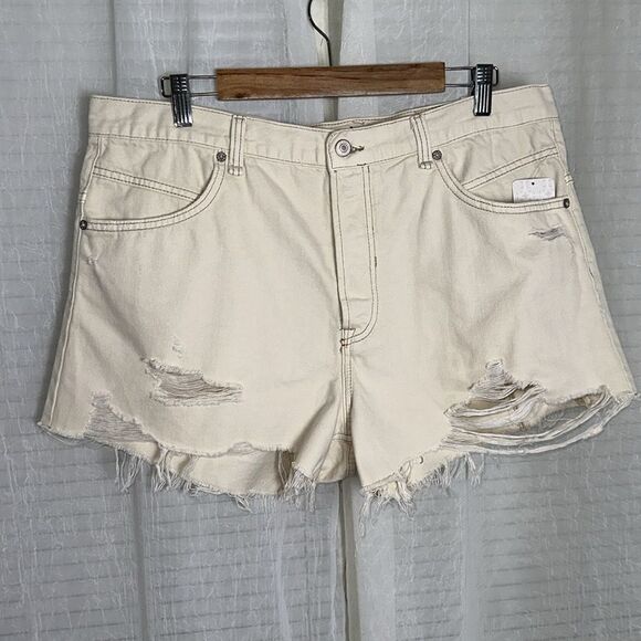 We The Free Free People 32 Ivory Now or Never Distressed Denim Cut Off Shorts - Picture 6 of 16